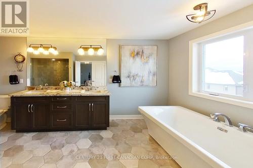 2369 Torrey Pines Way, London, ON - Indoor Photo Showing Bathroom