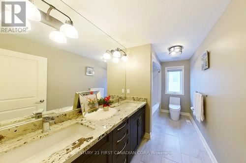 2369 Torrey Pines Way, London, ON - Indoor Photo Showing Bathroom