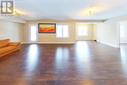 2369 Torrey Pines Way, London, ON - Indoor Photo Showing Living Room