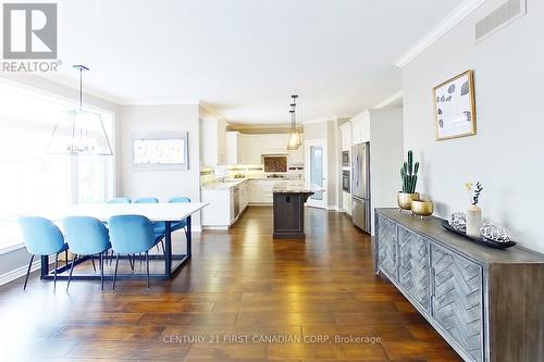 2369 Torrey Pines Way, London, ON - Indoor Photo Showing Living Room