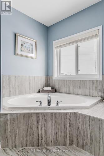 59 Netherwood Road, Kitchener, ON - Indoor Photo Showing Bathroom