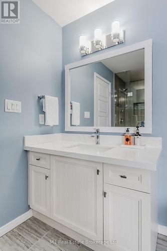 59 Netherwood Road, Kitchener, ON - Indoor Photo Showing Bathroom