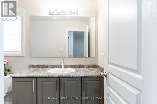 313 Freure Drive, Cambridge, ON - Indoor Photo Showing Bathroom