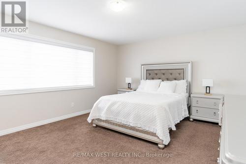 313 Freure Drive, Cambridge, ON - Indoor Photo Showing Bedroom