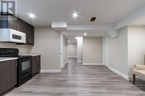 313 Freure Drive, Cambridge, ON - Indoor Photo Showing Kitchen