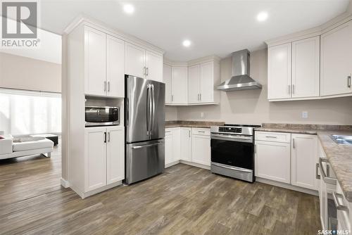 3727 Edinburgh Drive, Regina, SK - Indoor Photo Showing Kitchen With Double Sink