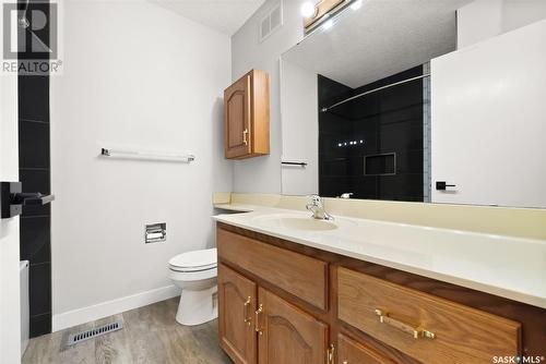 3727 Edinburgh Drive, Regina, SK - Indoor Photo Showing Bathroom