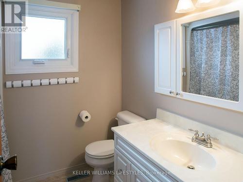 515 Barker Street, London, ON - Indoor Photo Showing Bathroom