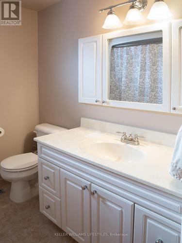 515 Barker Street, London, ON - Indoor Photo Showing Bathroom