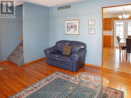 515 Barker Street, London, ON - Indoor Photo Showing Living Room