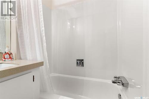 1510 Jubilee Avenue, Regina, SK - Indoor Photo Showing Bathroom