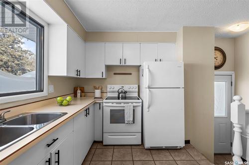 1048 East Centre, Saskatoon, SK - Indoor Photo Showing Kitchen With Double Sink