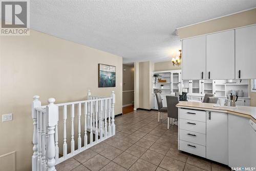 1048 East Centre, Saskatoon, SK - Indoor