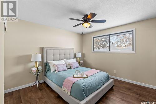 1048 East Centre, Saskatoon, SK - Indoor Photo Showing Bedroom