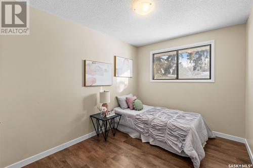 1048 East Centre, Saskatoon, SK - Indoor Photo Showing Bedroom