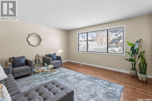 1048 East Centre, Saskatoon, SK - Indoor Photo Showing Living Room