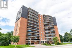 802 - 3145 QUEEN FREDERICA DRIVE  Mississauga, ON L4Y 3A7