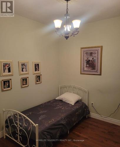 150 Leinster Avenue N, Hamilton, ON - Indoor Photo Showing Bedroom