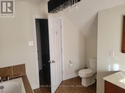 150 Leinster Avenue N, Hamilton, ON - Indoor Photo Showing Bathroom