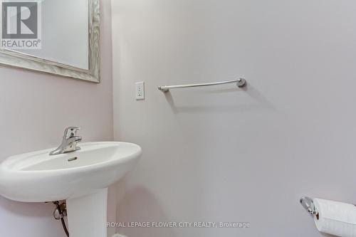 583 Goldenrod Lane, Kitchener, ON - Indoor Photo Showing Bathroom