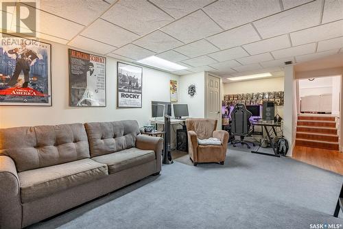 401 Ash Street E, Saskatoon, SK - Indoor Photo Showing Living Room