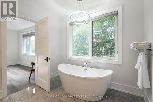 1615 Petrie Way, Mississauga, ON - Indoor Photo Showing Bathroom