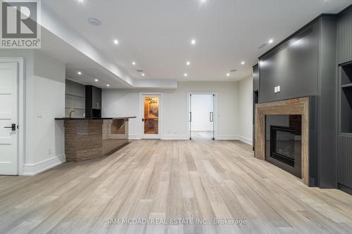 1615 Petrie Way, Mississauga, ON - Indoor With Fireplace