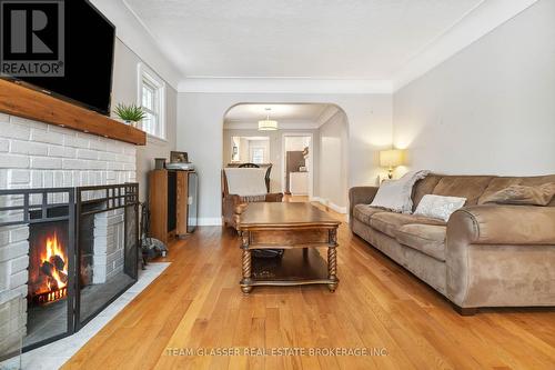 118 Victoria Street, London, ON - Indoor Photo Showing Living Room With Fireplace