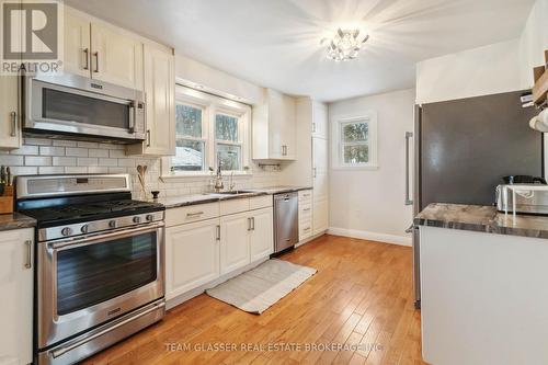 118 Victoria Street, London, ON - Indoor Photo Showing Kitchen