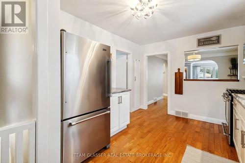 118 Victoria Street, London, ON - Indoor Photo Showing Kitchen