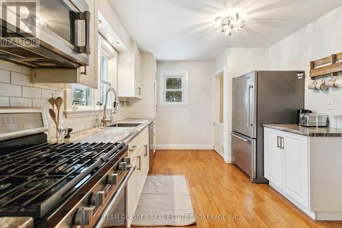 118 Victoria Street, London, ON - Indoor Photo Showing Kitchen