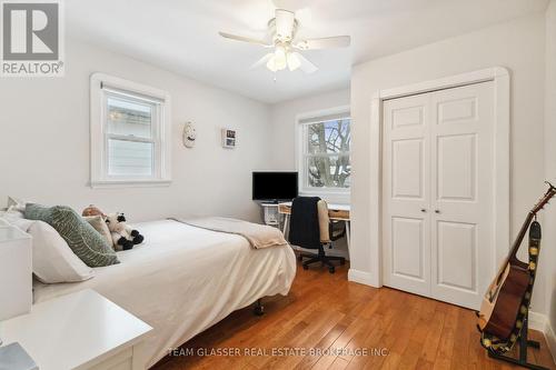 118 Victoria Street, London, ON - Indoor Photo Showing Bedroom