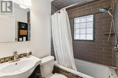 118 Victoria Street, London, ON - Indoor Photo Showing Bathroom