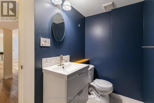 118 Victoria Street, London, ON - Indoor Photo Showing Bathroom