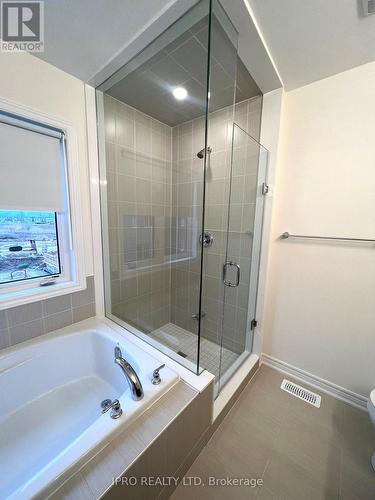 3950 Koenig Road, Burlington, ON - Indoor Photo Showing Bathroom