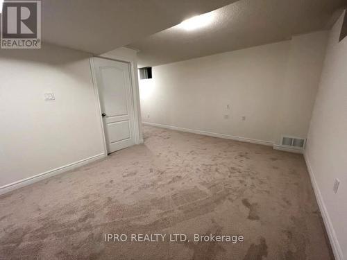 3950 Koenig Road, Burlington, ON - Indoor Photo Showing Other Room