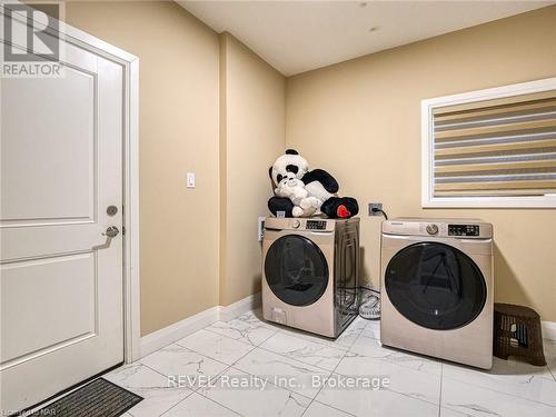 2911 Lemieux Walk, London, ON - Indoor Photo Showing Laundry Room