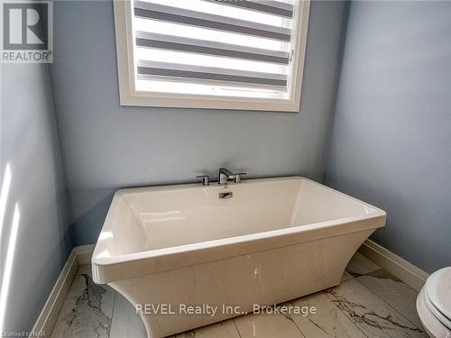 2911 Lemieux Walk, London, ON - Indoor Photo Showing Bathroom