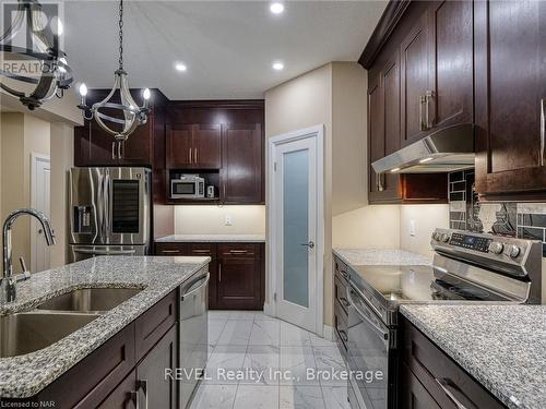 2911 Lemieux Walk, London, ON - Indoor Photo Showing Kitchen With Double Sink With Upgraded Kitchen