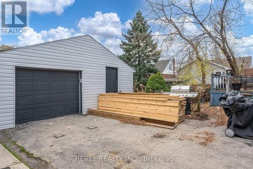 99 East 36Th Street, Hamilton, ON - Outdoor