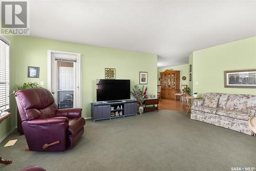 201 4525 Marigold Drive, Regina, SK - Indoor Photo Showing Living Room