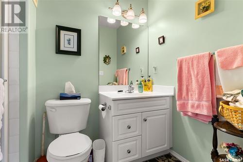 201 4525 Marigold Drive, Regina, SK - Indoor Photo Showing Bathroom