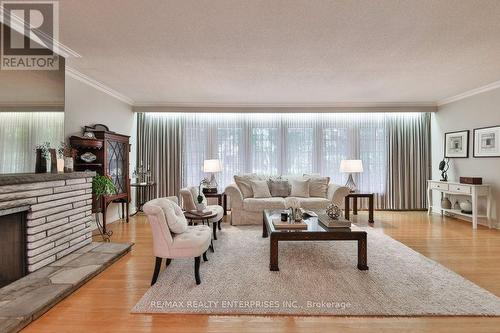 1530 Stavebank Road, Mississauga, ON - Indoor Photo Showing Living Room With Fireplace