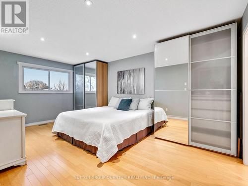 4423 Sawmill Valley Drive, Mississauga, ON - Indoor Photo Showing Bedroom