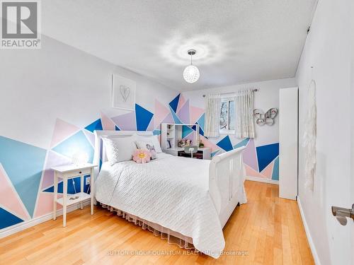 4423 Sawmill Valley Drive, Mississauga, ON - Indoor Photo Showing Bedroom