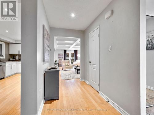 4423 Sawmill Valley Drive, Mississauga, ON - Indoor