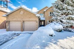 1128 LANSDOWN DRIVE  Oakville, ON L6J 7N7