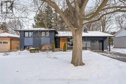 605 MIDDLEWOODS DRIVE  London, ON N6G 1W7