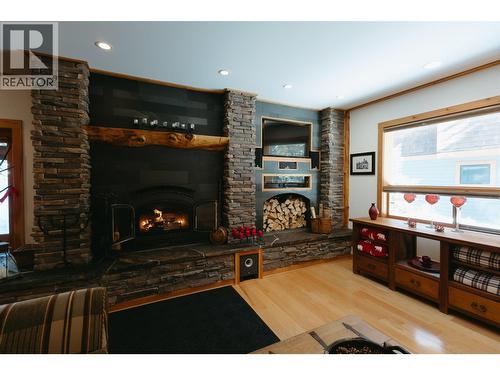 1595 Columbia Valley Veiw Drive, Golden, BC - Indoor With Fireplace