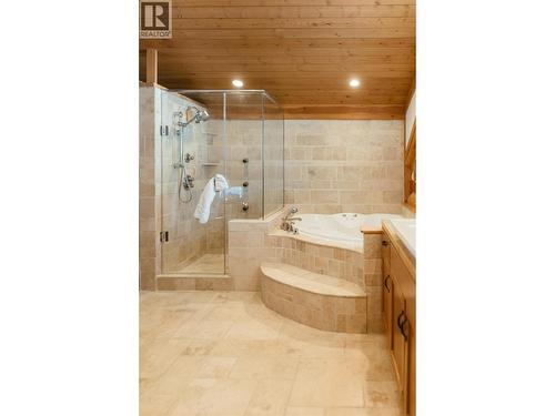 1595 Columbia Valley Veiw Drive, Golden, BC - Indoor Photo Showing Bathroom